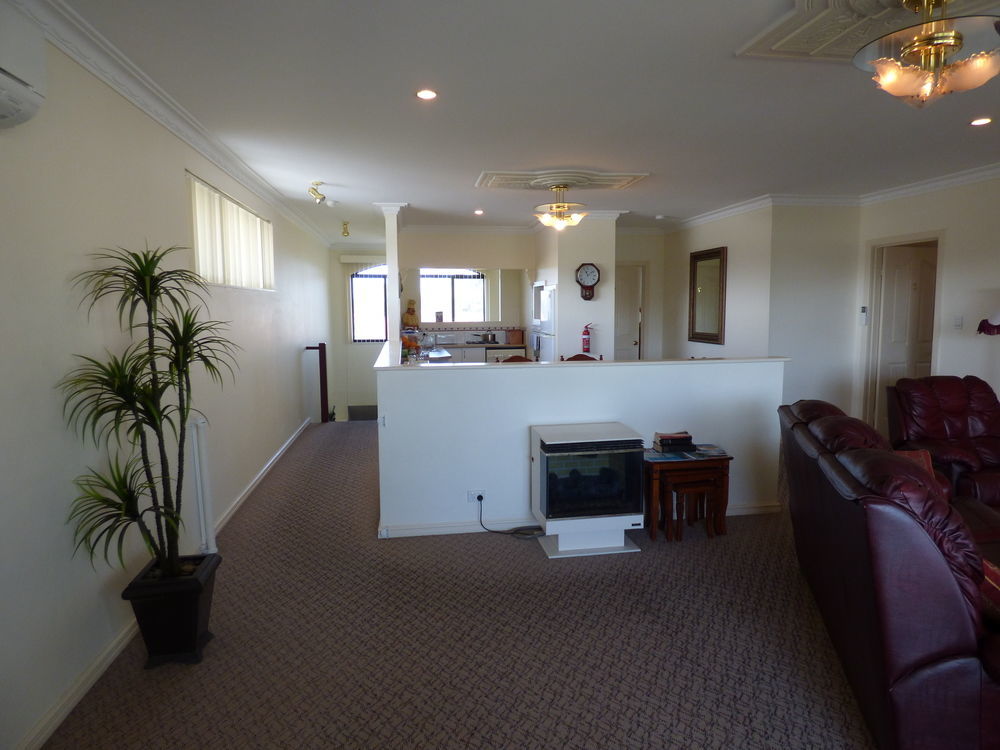 Palm Beach Guest House Rockingham Exterior photo